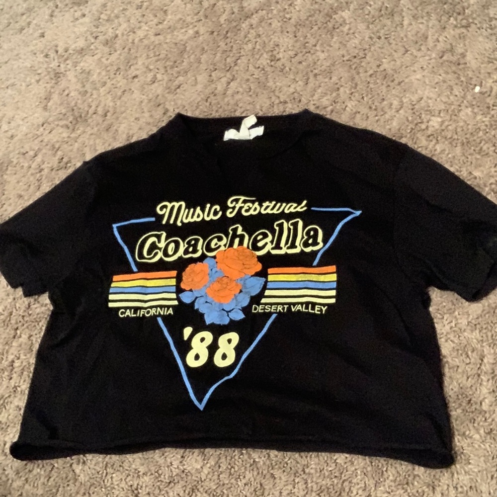 Super cute graphic tee